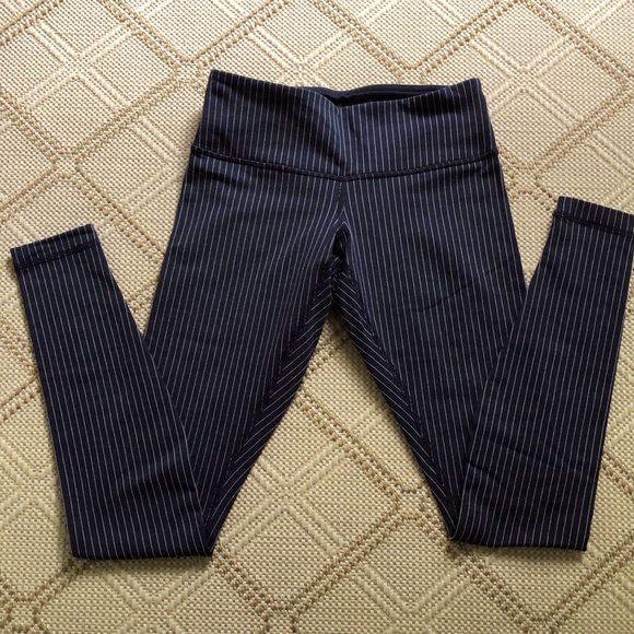 PinStripe Inkwell Wunder Under Lululemon Full Length Legging 4, EUC - Picture 1 of 5